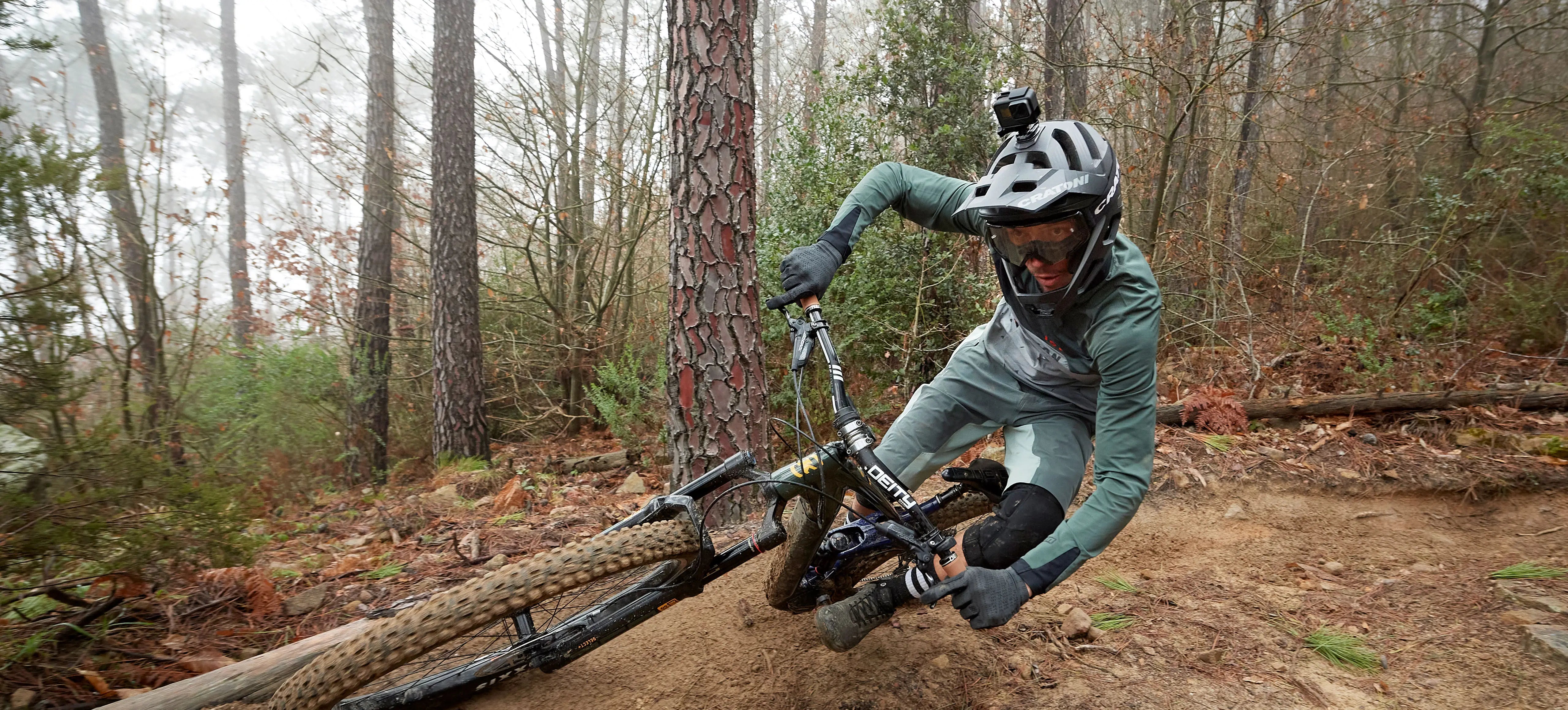 En Üst Düzeyde Koruma: Fullface Downhill Kaskları Neden Olmazsa Olmaz?