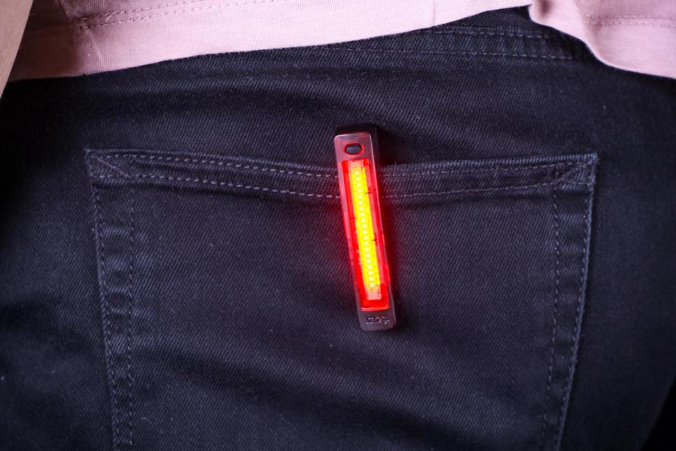 Knog Blinder Plus Usb Şarjlı Bisiklet Arka Lambası STP-212