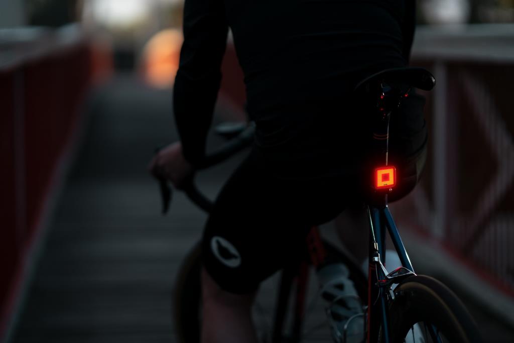 Knog Blinder Square USB аккумуляторная задняя лампа для велосипеда STP-222