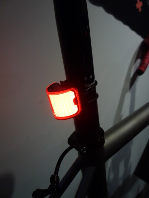 Knog Lil Cobber USB аккумуляторный задний фонарь для велосипеда 50 люмен STP-211