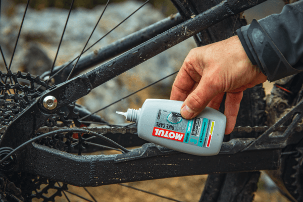 Motul Chain Lube Wet Tour De France Zincir Yağı 100ML 111451