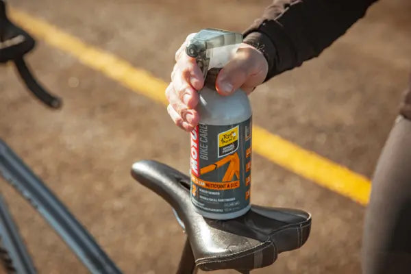 Motul Dry Clean Tour De France Onaylı Kuru Temizleme Spreyi 500ML 111406