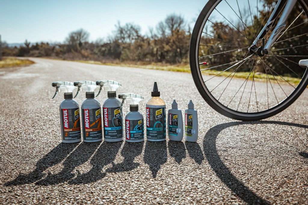 Motul Dry Clean Tour De France Onaylı Kuru Temizleme Spreyi 500ML 111406 - Görsel 6
