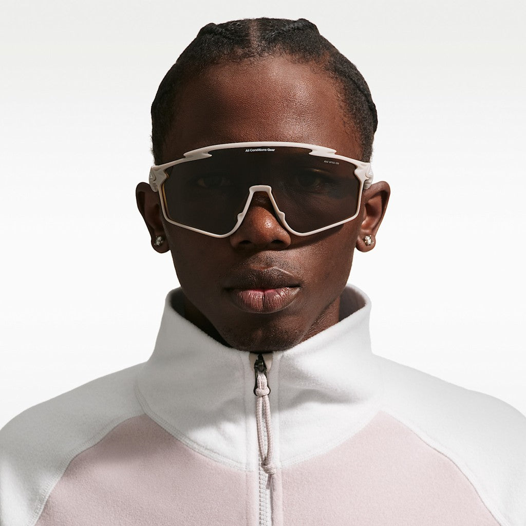 Nike ACG Vista Vert E Sonnenbrille IQ9349-009 Terrain Tint Matt College Grau
