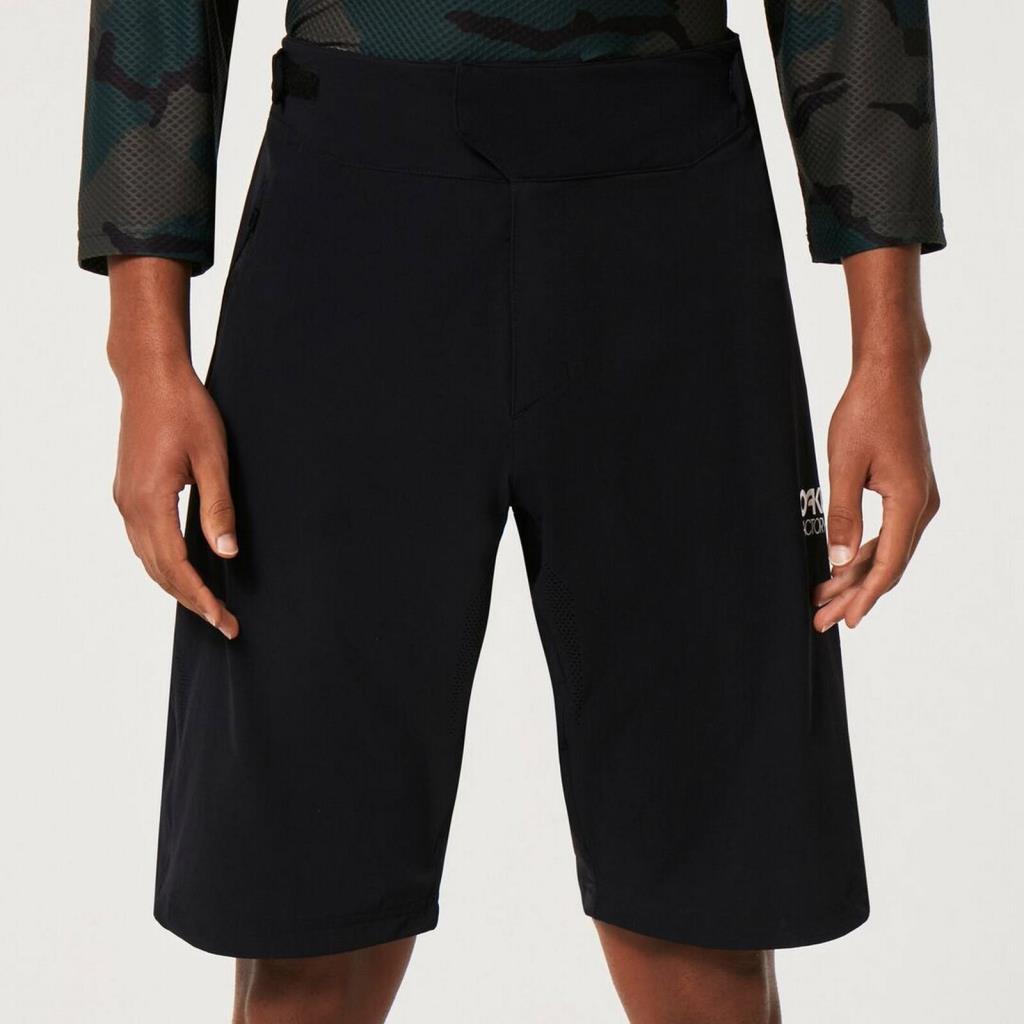 Oakley Factory Pilot RC Bisiklet Şortu FOA404420 02E Blackout