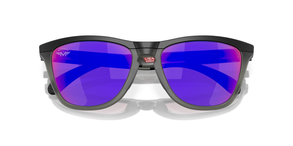 Oakley FrogSkins Range Maverick Vinales Özel Seri Güneş Gözlüğü 928413 Matte Black Matte Grey Smoke Prizm Road