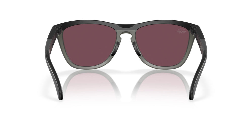 Oakley FrogSkins Range Maverick Vinales Özel Seri Güneş Gözlüğü 928413 Matte Black Matte Grey Smoke Prizm Road