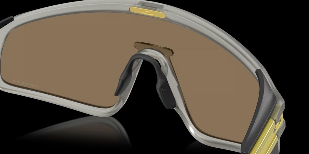 Солнцезащитные очки Oakley Latch Panel 940424, матовый серый цвет Ink Prizm 24K