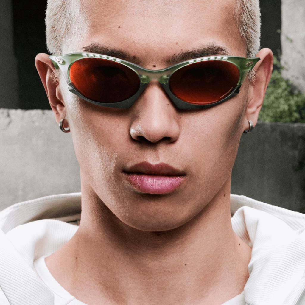 Oakley Plantaris Sunglasses 943703 Matte Trans Fern Prizm Tungsten