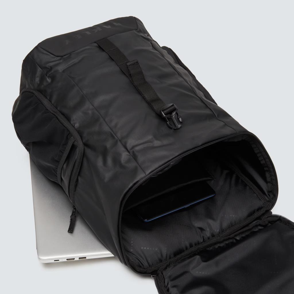 Рюкзак Oakley Road Trip с радиоуправлением FOS901038 02E Blackout
