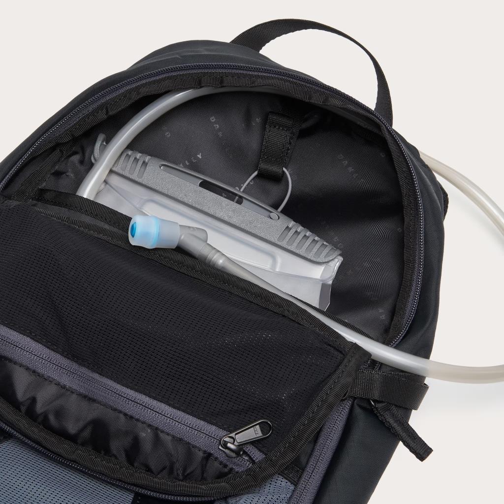 Oakley Seeker Traverse RC Hydra Bag Sırt Çantası FOS901475 02E Blackout