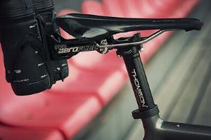 Клетка для бутылки под сиденьем Pro Aerofuel Triathlon, черная
