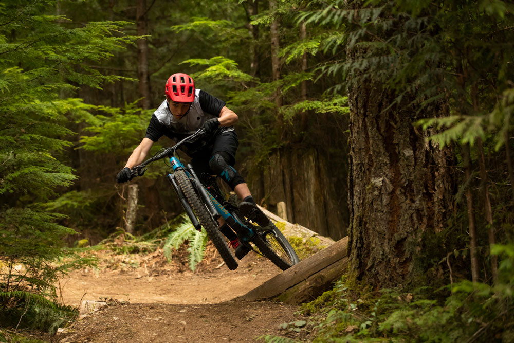 Комплект задних гидравлических дисковых тормозов Shimano Deore с 4 поршнями, правая сторона, BL-M6100 / BR-M6120 EM61201JRRXRA170