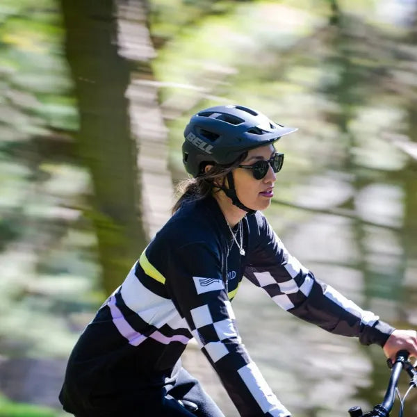 Bell Nomad Bisiklet Kaskı Mat Mavi Siyah Universal 21 53-60cm