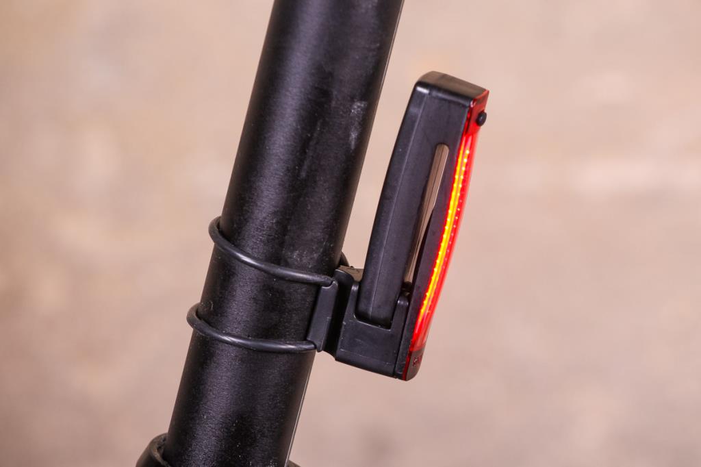 Knog Blinder Plus Usb Şarjlı Bisiklet Arka Lambası STP-212