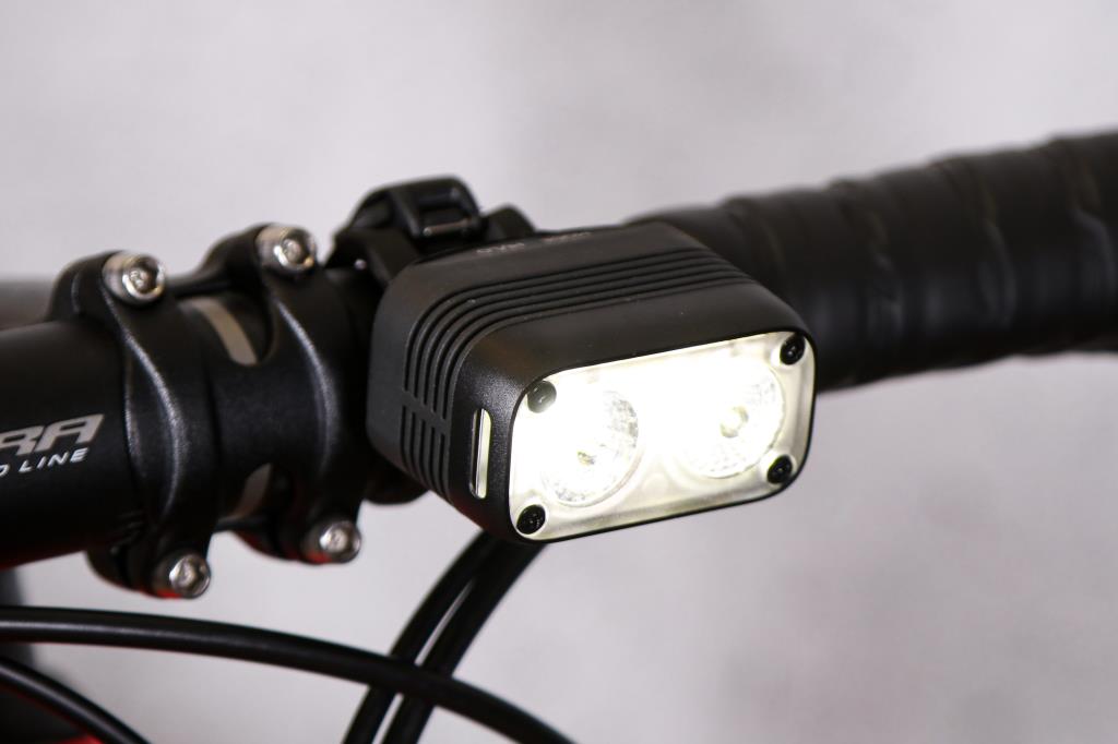 Knog Blinder Road 600 USB аккумуляторная передняя фара для велосипеда FAR-228