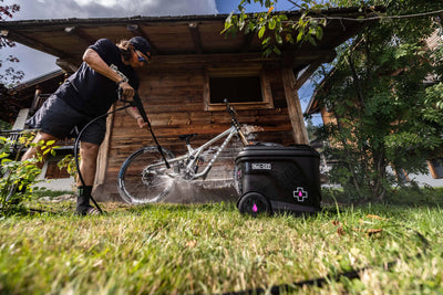 Muc-Off Mobile Pressure Washer Starter Bundle Şarjlı Basınçlı Yıkama Makinesi Başlangıç Paketi 21116