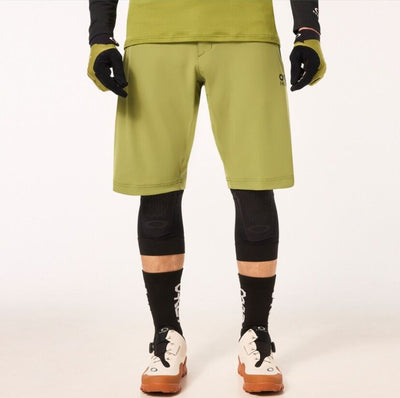 Oakley Factory Pilot Shorts FOA405050 70N Fern