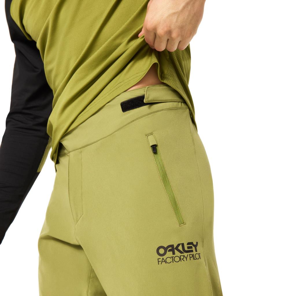 Oakley Factory Pilot Shorts FOA405050 70N Fern