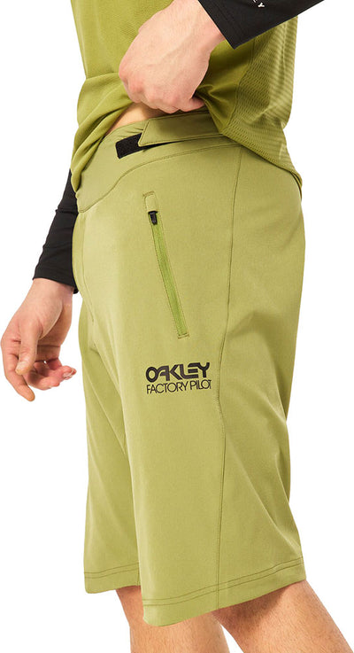 Oakley Factory Pilot Shorts FOA405050 70N Fern