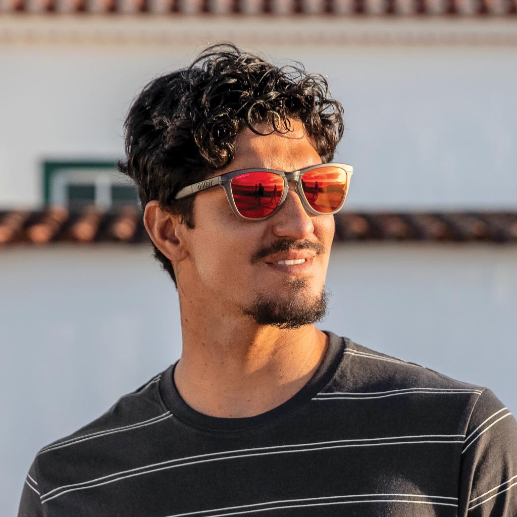 Oakley Frogskins Range Güneş Gözlüğü 928401 Matte Grey Smoke Grey Ink Prizm Ruby