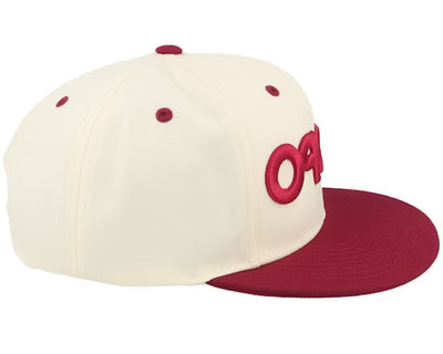 Oakley Mark III Flat Brim Şapka FOS901496 1AD Arctic White Iron Red