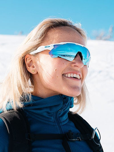 Велосипедные солнцезащитные очки Oakley Radar EV PATH с полированным белым сапфиром Prizm