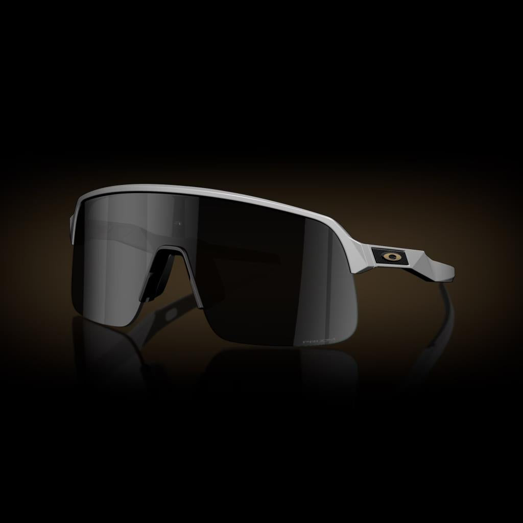 Солнцезащитные очки Oakley Sutro Lite S 949613, матово-белая призма, чёрная