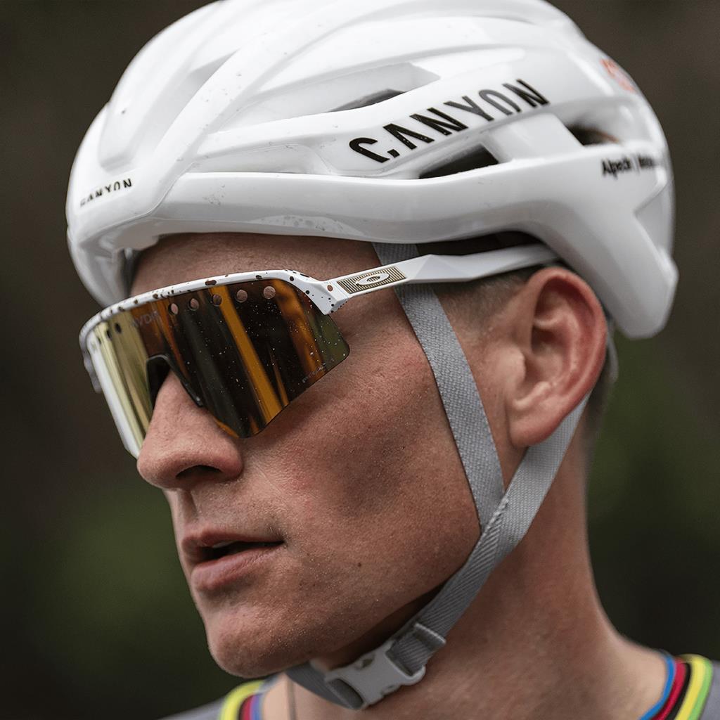 Oakley Sutro Lite Sweep Mathieu van der Poel Özel Seri Güneş Gözlüğü 946533 MVDP Red Gold Splatter Prizm 24K