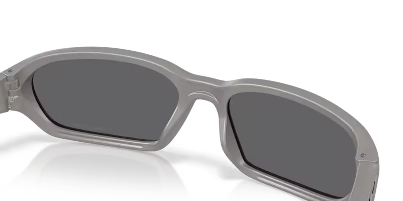 Oakley TerraForma Polarize Güneş Gözlüğü 953005 Titanium Prizm Black Polarized