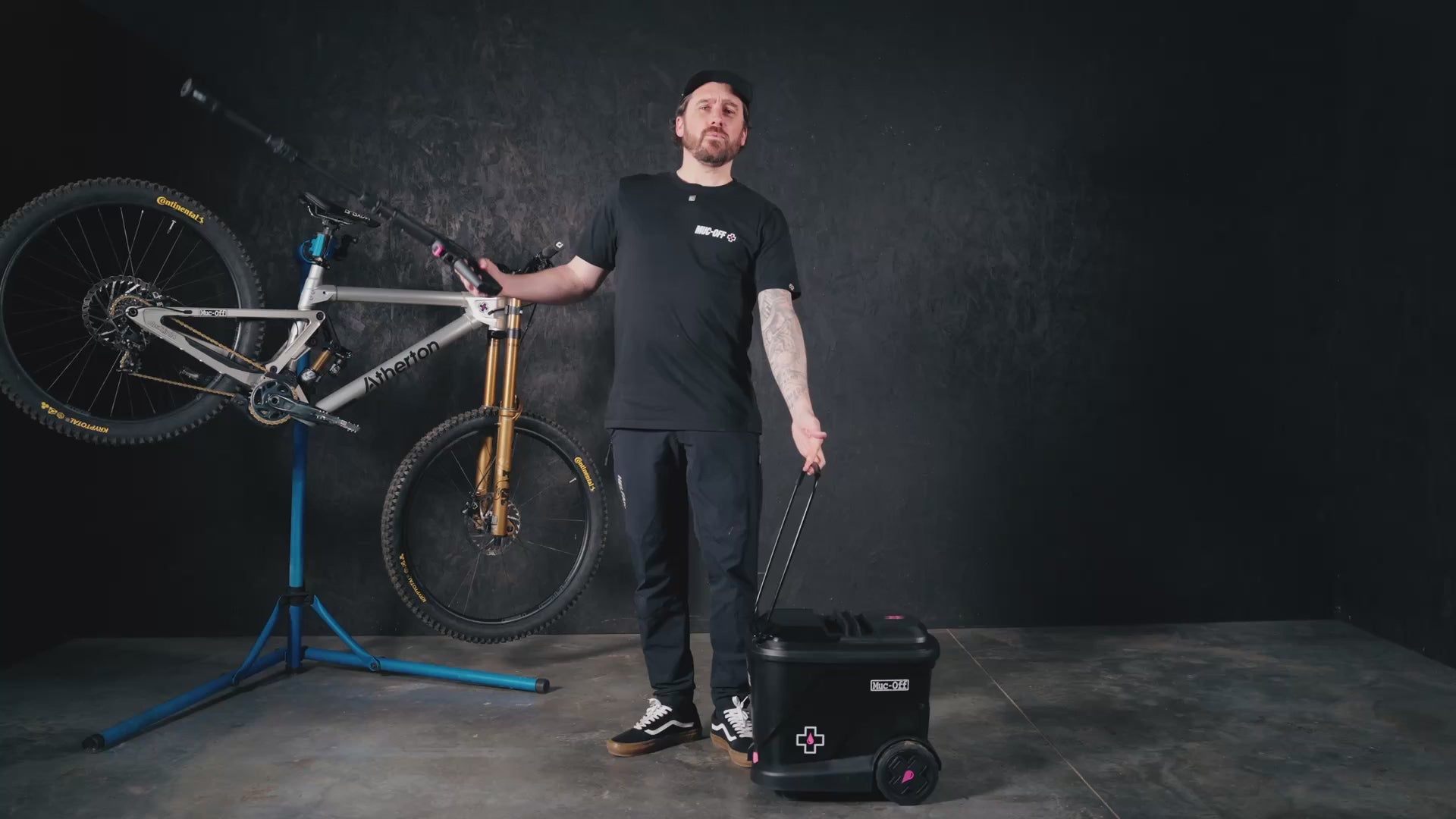 Muc-Off Mobile Pressure Washer Starter Bundle Şarjlı Basınçlı Yıkama Makinesi Başlangıç Paketi 21116