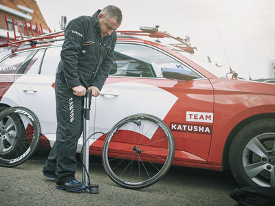 Topeak JoeBlow Ace Pedestal Bicycle Pump 3 Stage (60 / 120 / 260 psi) SmartHead 