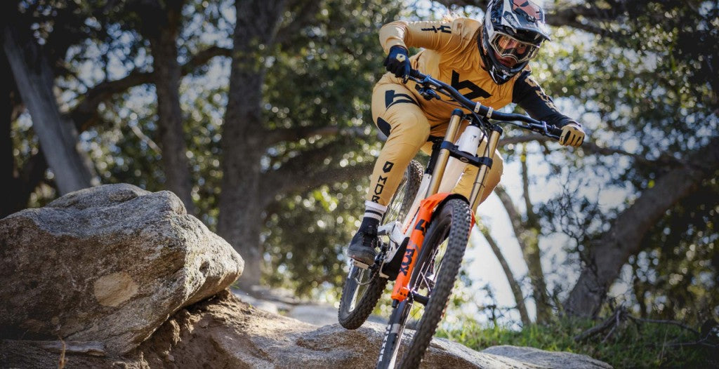 YT Tues MX CORE 4 Carbon Downhill Mountain Bike 2026