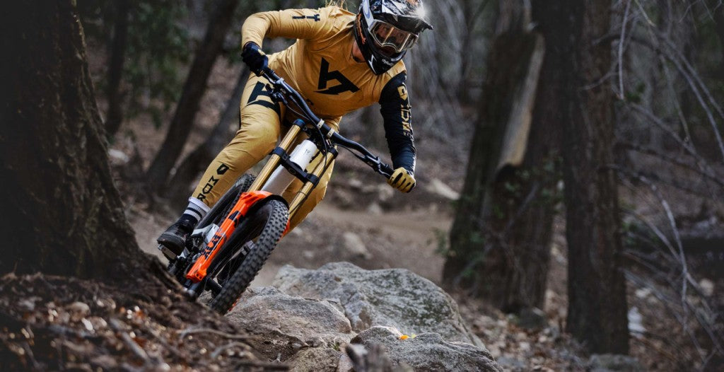YT Tues MX CORE 4 Carbon Downhill Mountain Bike 2026